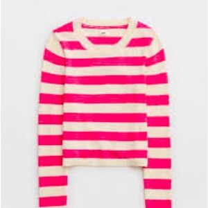 Size m- open back. Not worn once, might even still have the tag on it